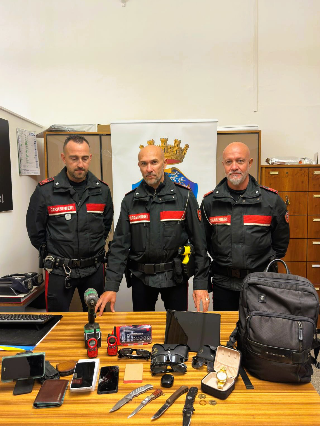 Jesi - 19enne sorpreso in un’abitazione occupata abusivamente: trovata refurtiva di diversi furti
